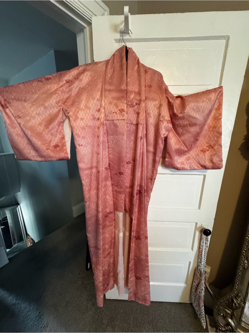 Silk-Feel Pink Floral Kimono Robe for Women
